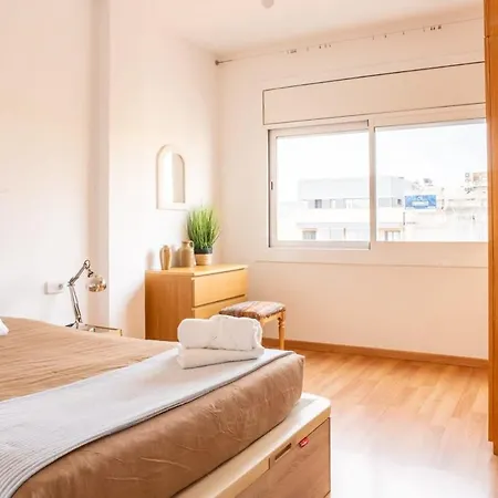 Bright 4bd With Terrace Near Arc De Triomf Barcelona