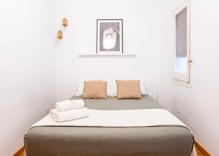 The Collection - Bright 4bd With Terrace Near Arc De Triomf *
