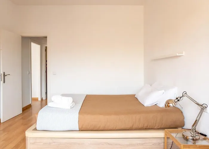 The Collection - Bright 4bd With Terrace Near Arc De Triomf Barcelona