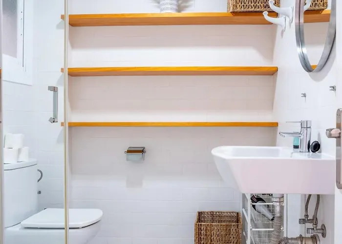 Apartament The Collection - Bright 4bd With Terrace Near Arc De Triomf Barcelona